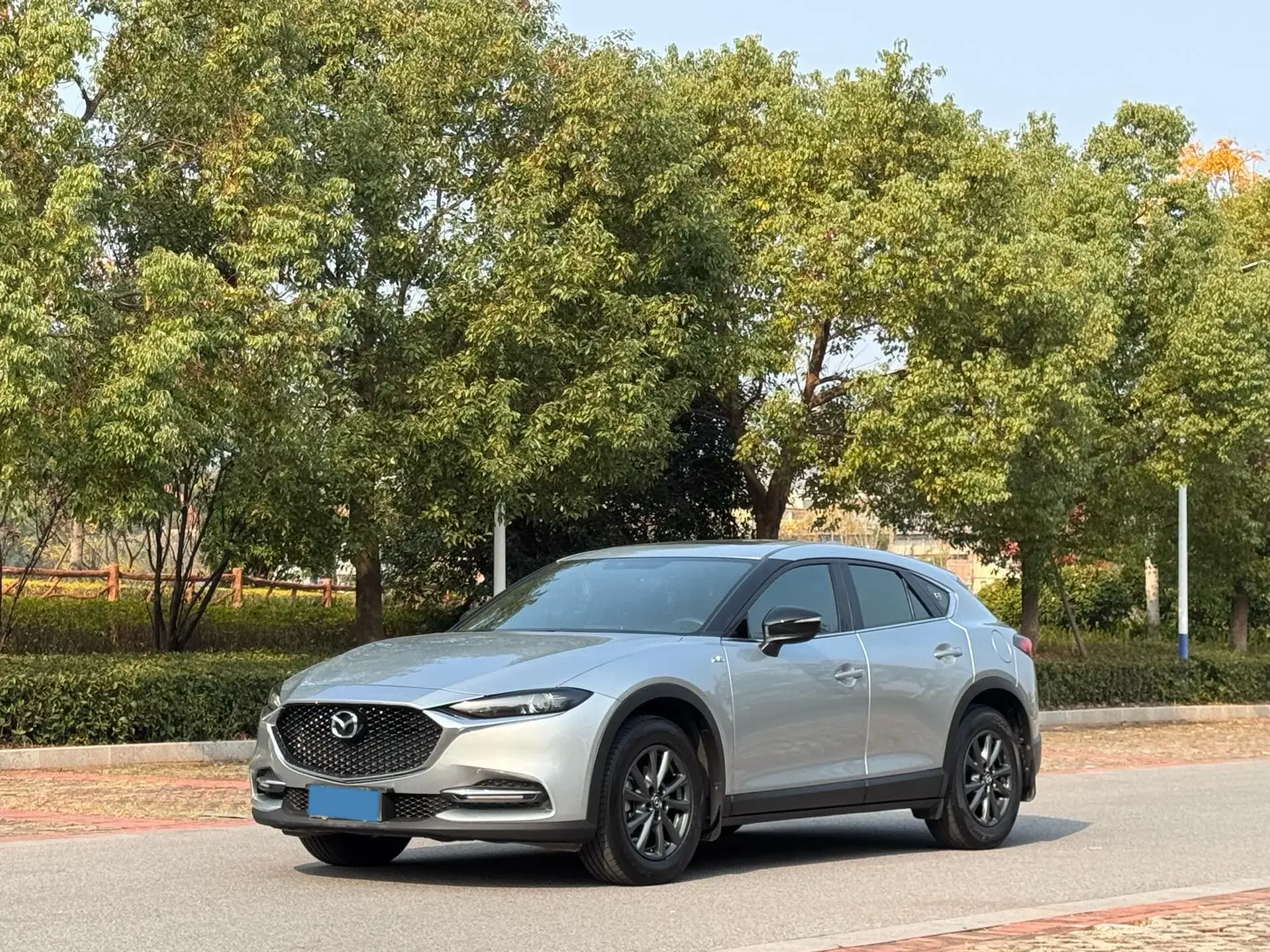 2020 MAZDA CX-4 view 1