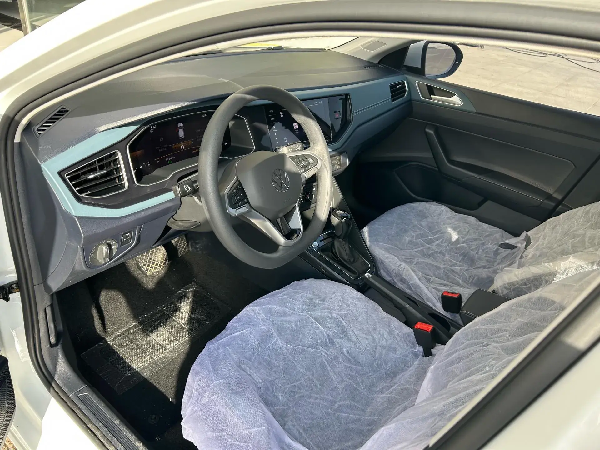 2023 VOLKSWAGEN LAVIDA thumbnail 3