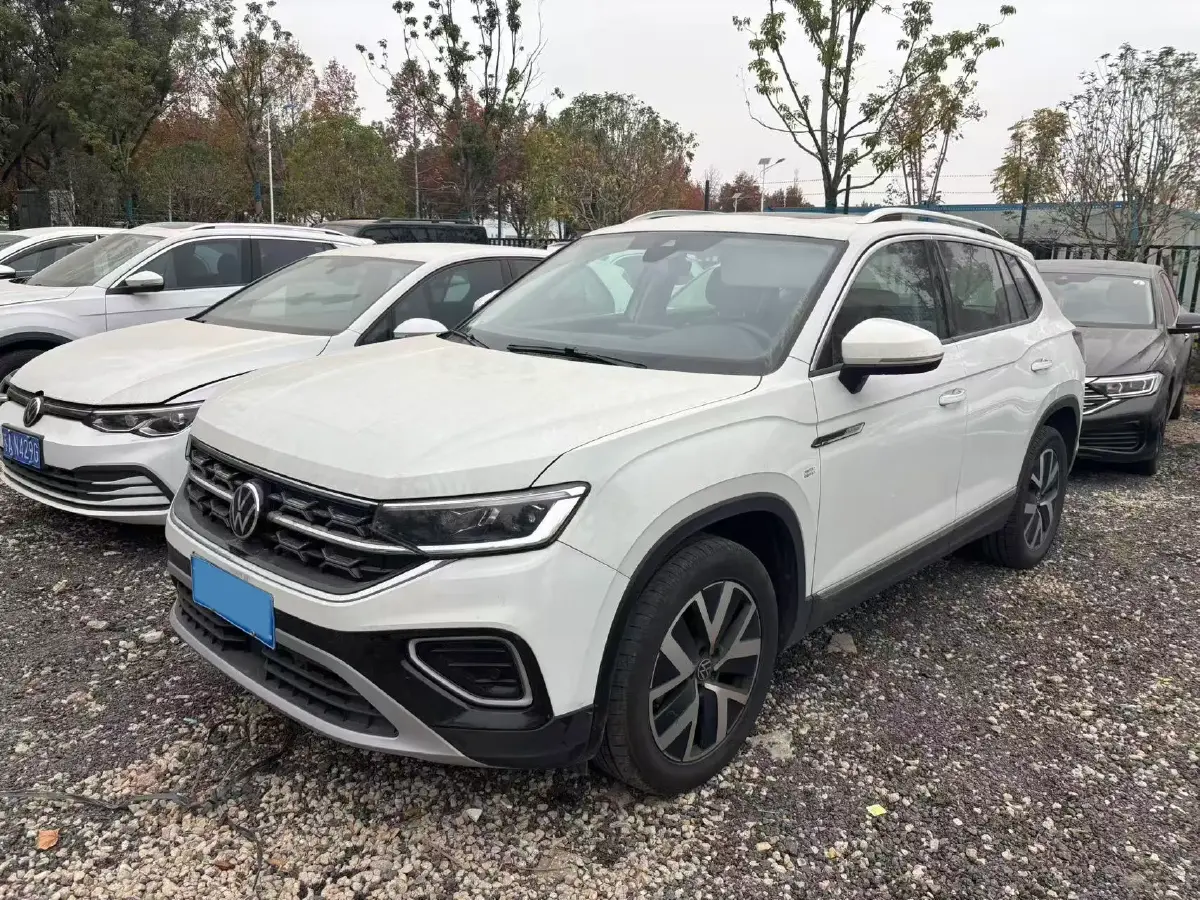 2023 Volkswagen Tayron 2.0T 186HP L4 7DCT