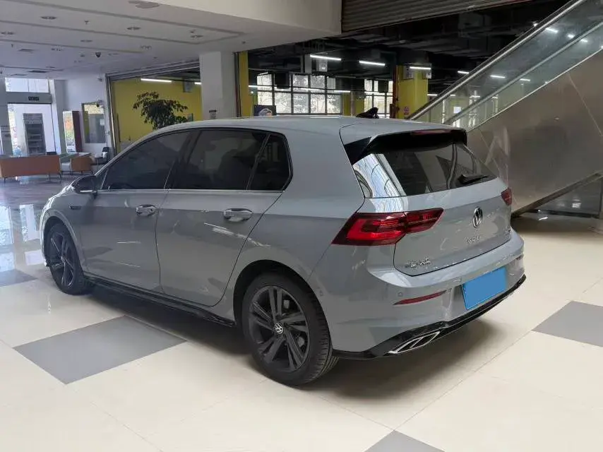 2023 VOLKSWAGEN GOLF thumbnail 4