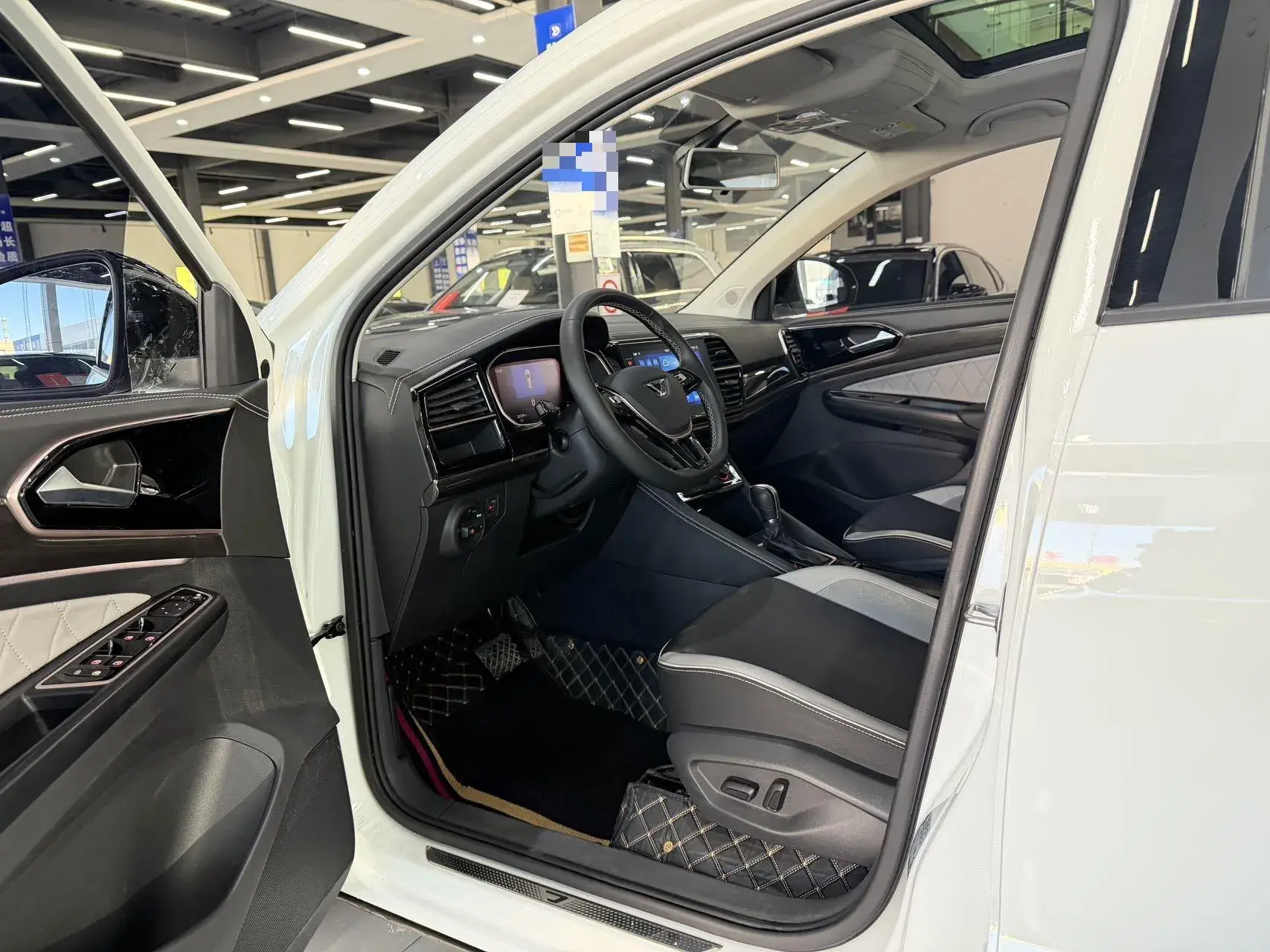 2022 JETTA VS7 thumbnail 4