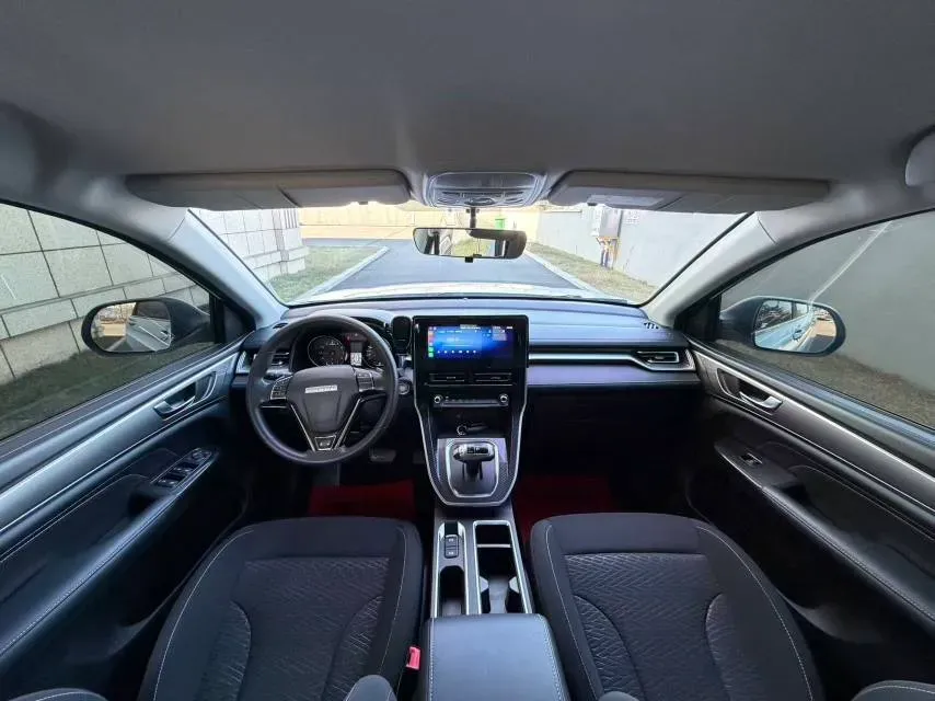 2023 Haval M6 1.5T 150HP L4 7DCT,autocango,china used car exporter,china ev exporter,chinese used car exporter,chinese used ev exporter