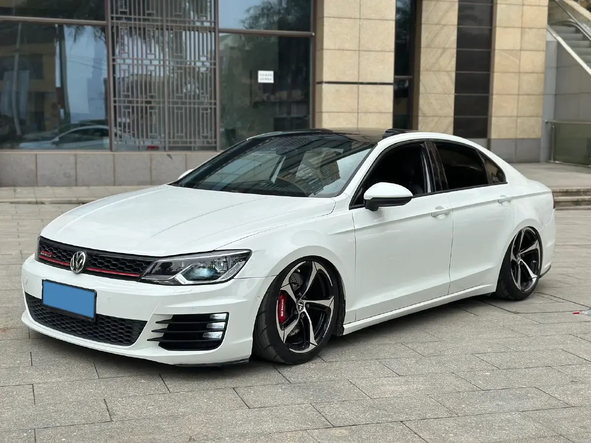 2019 Volkswagen T-Cross 1.4T 150HP L4 7DCT