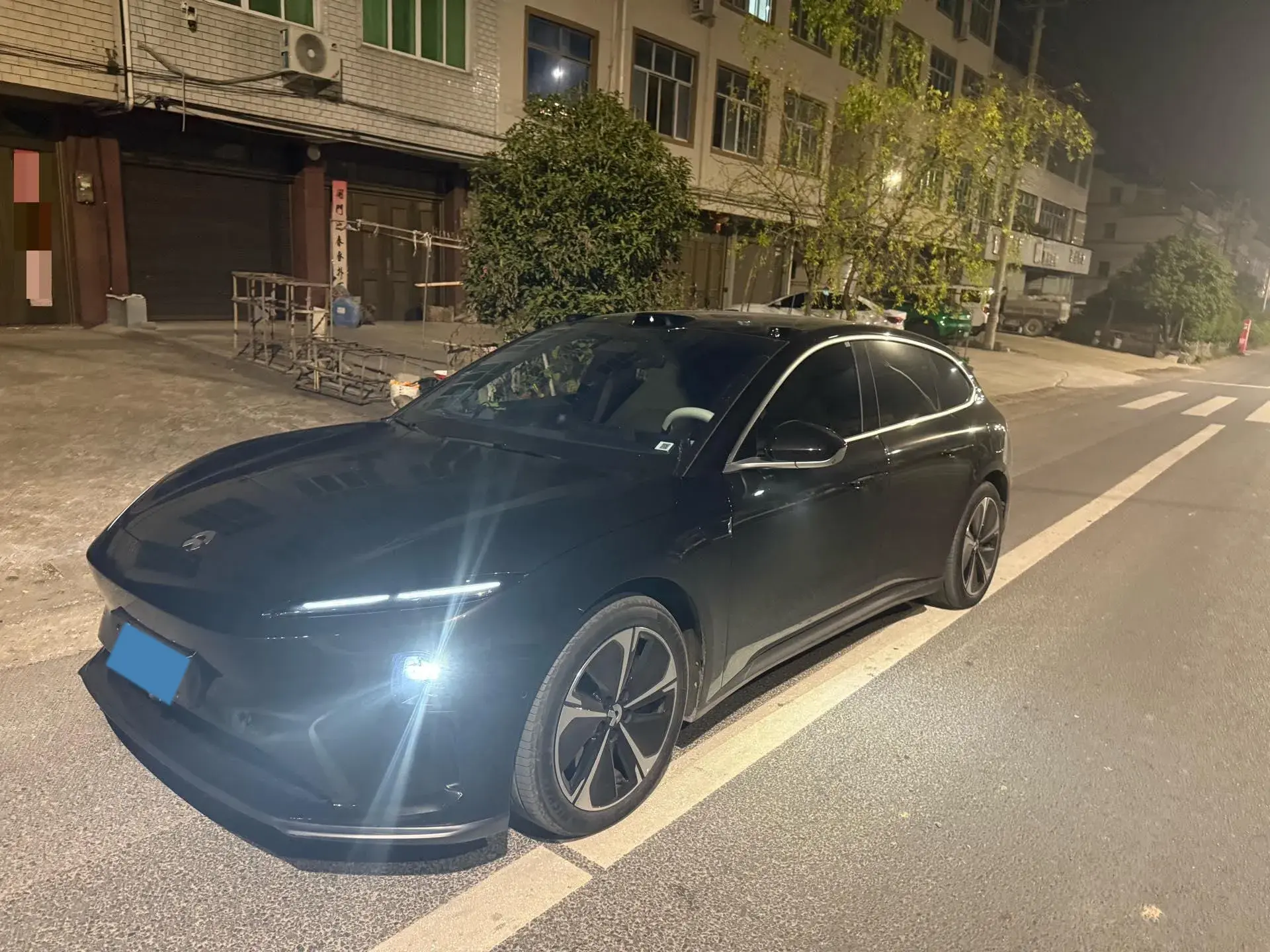 2024 NIO ET5T view 1