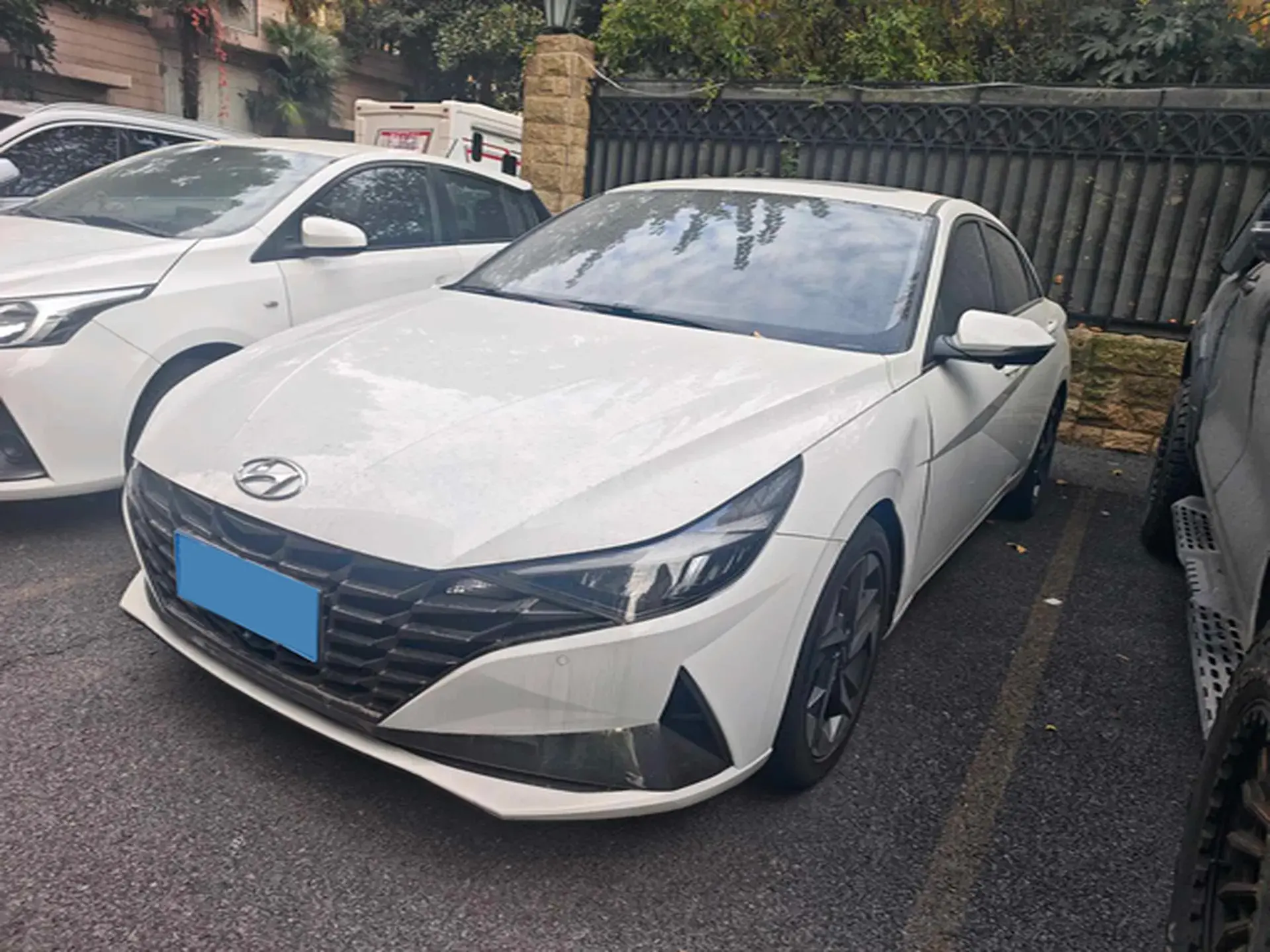 2022 HYUNDAI ELANTRA view 1