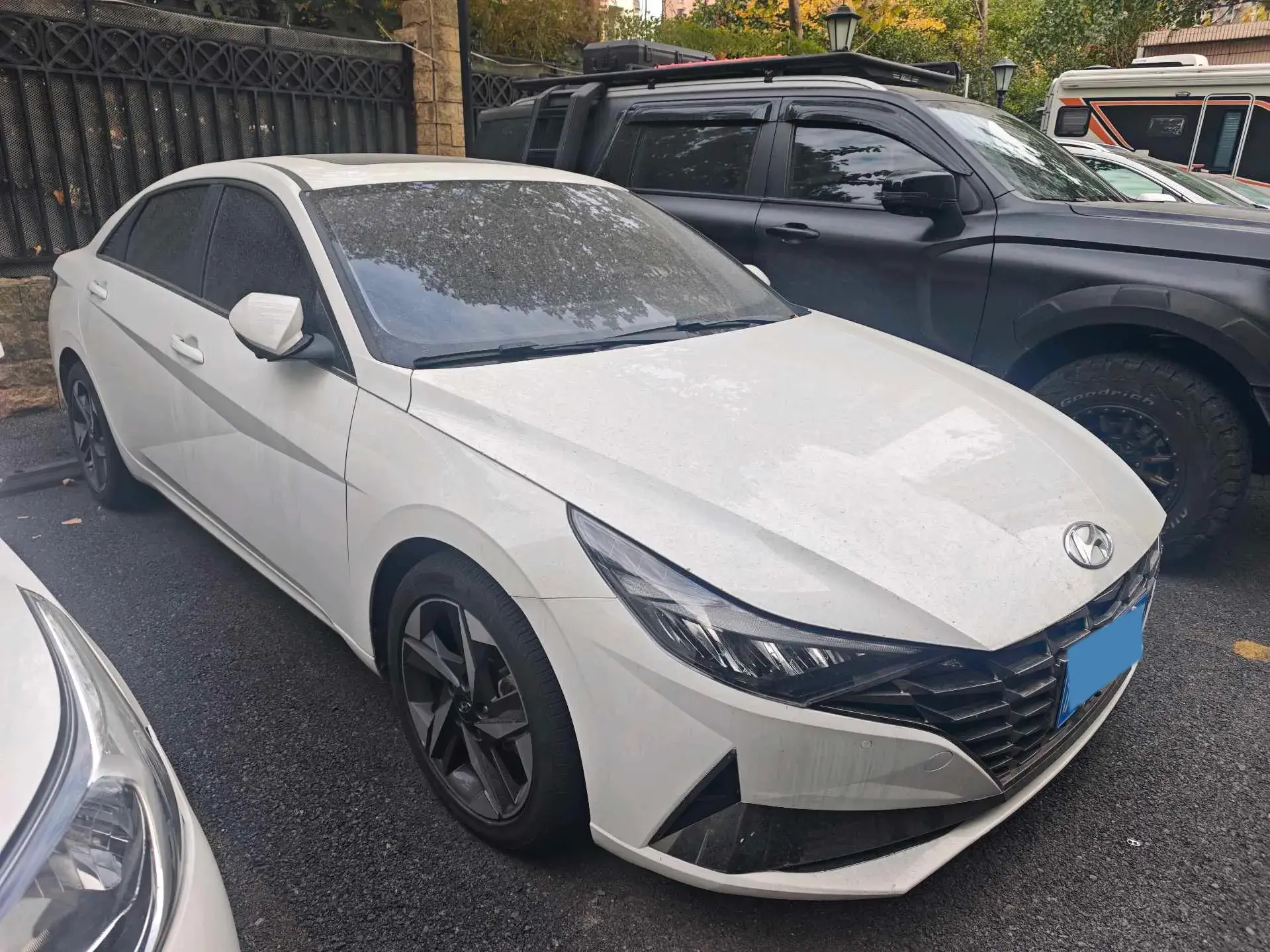 2022 HYUNDAI ELANTRA thumbnail 3