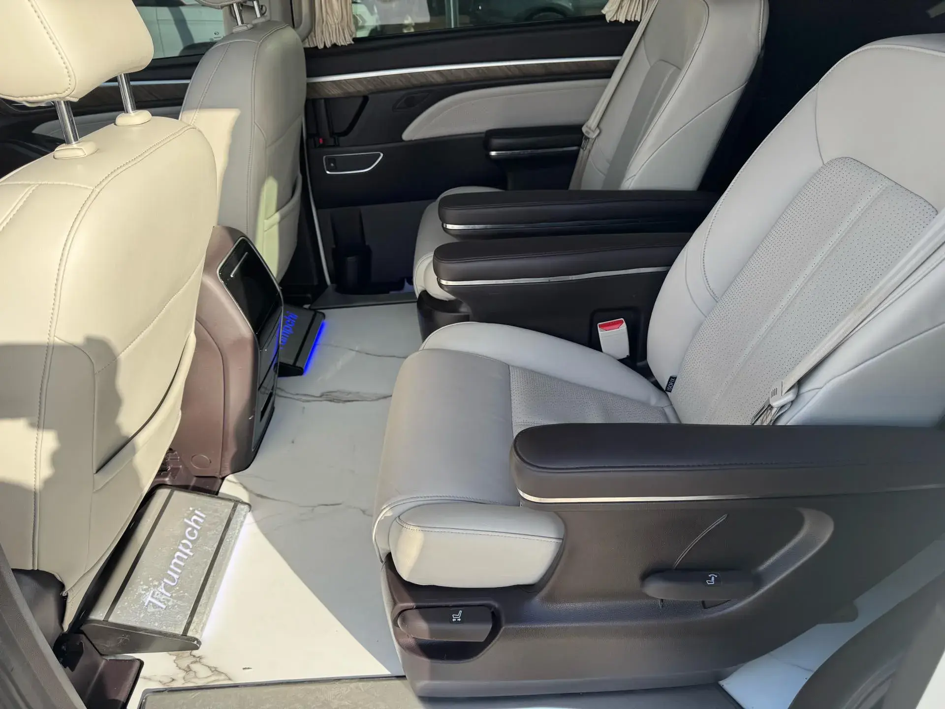 2021 GAC TRUMPCHI thumbnail 3