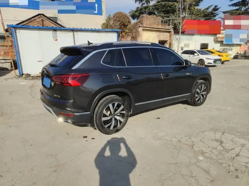 2022 VOLKSWAGEN TAYRON thumbnail 4