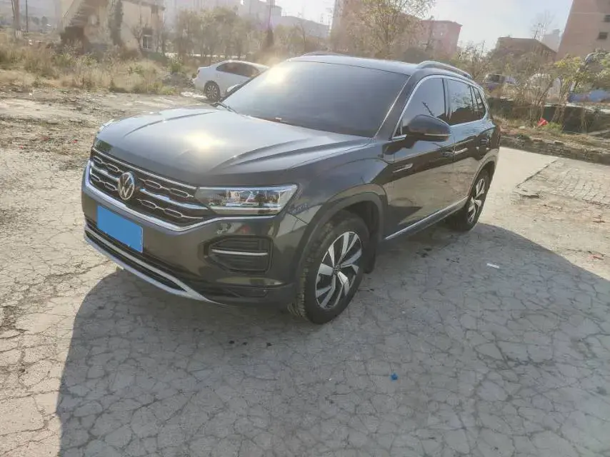 2022 VOLKSWAGEN TAYRON view 1