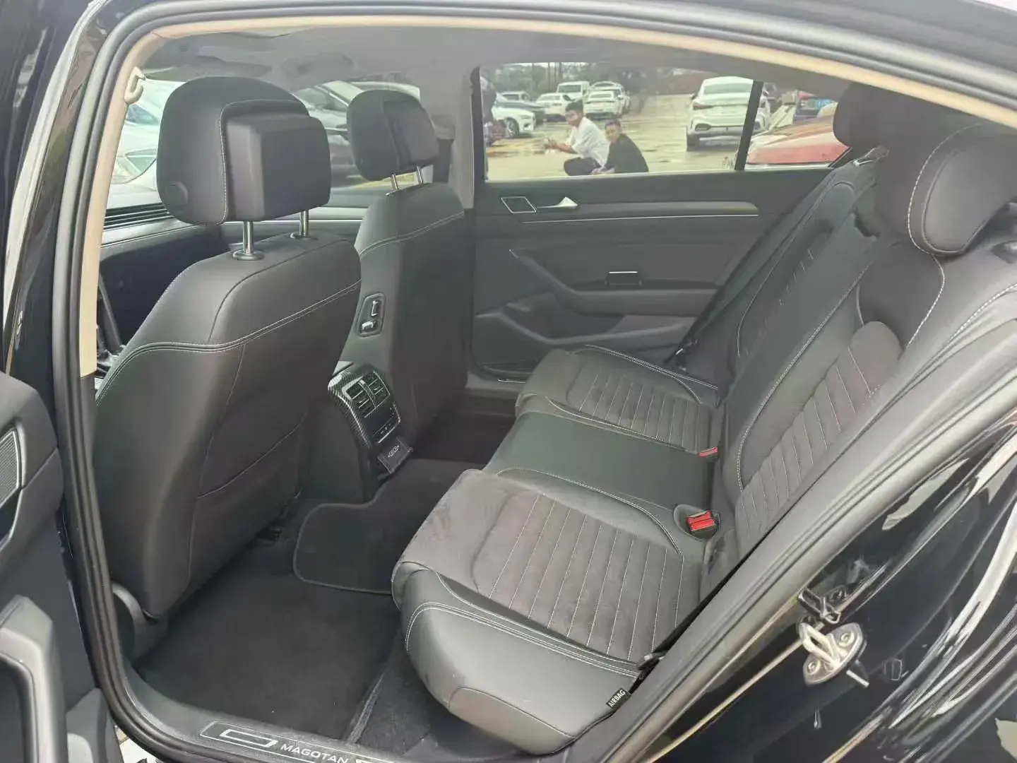 2021 VOLKSWAGEN MAGOTAN thumbnail 3