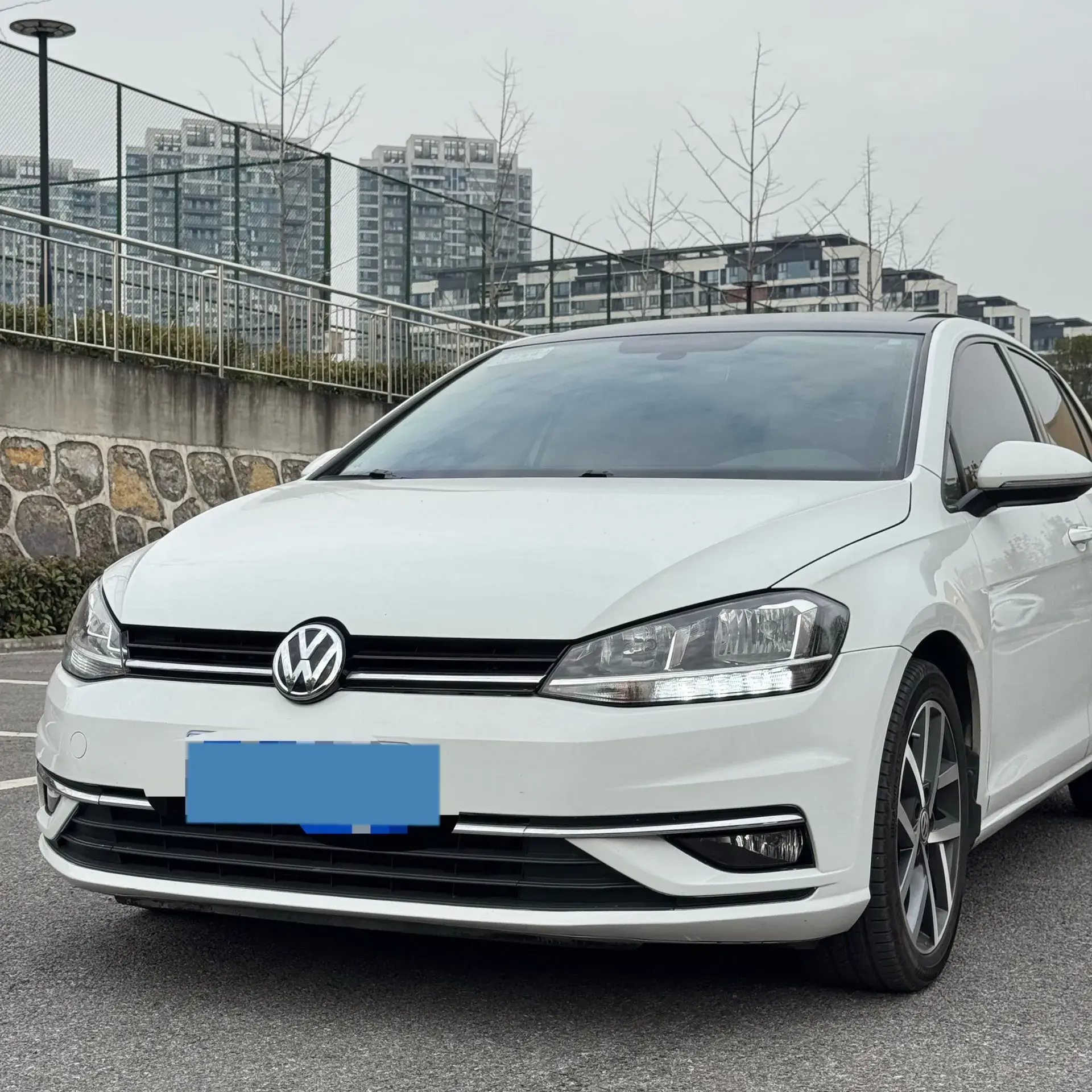 2019 VOLKSWAGEN GOLF thumbnail 2