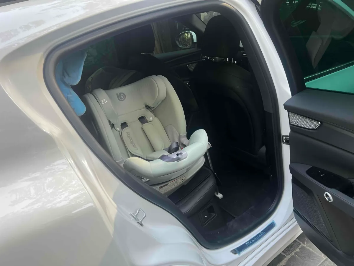 2023 Maserati Grecale 2.0T 300HP L4 8AT,autocango,china used car exporter,china ev exporter,chinese used car exporter,chinese used ev exporter