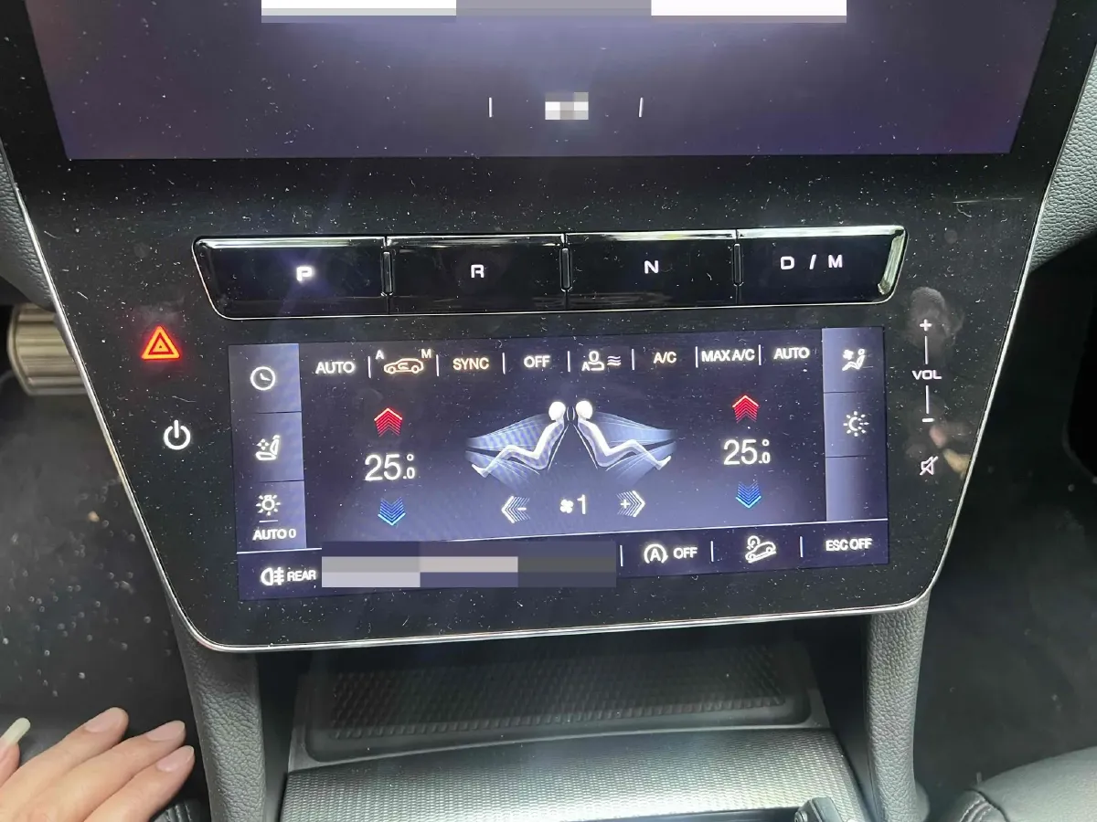 2023 Maserati Grecale 2.0T 300HP L4 8AT,autocango,china used car exporter,china ev exporter,chinese used car exporter,chinese used ev exporter