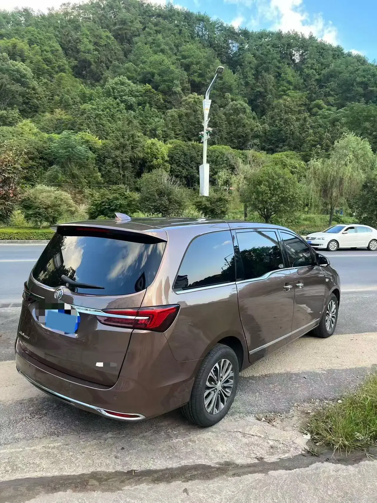 2021 BUICK GL8 thumbnail 3