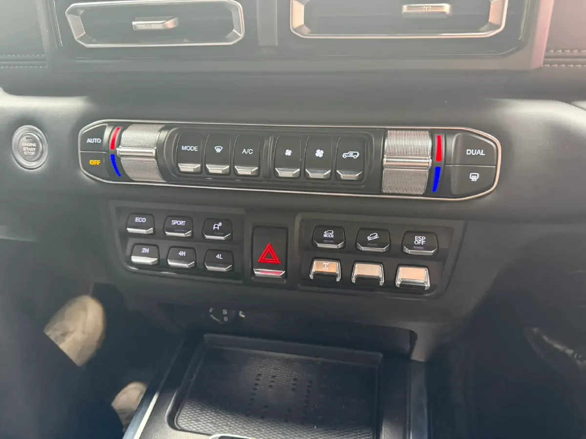 2024 212 212 T01 2.0T 252HP L4 8AT,autocango,china used car exporter,china ev exporter,chinese used car exporter,chinese used ev exporter