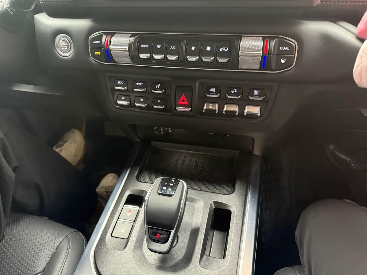 2024 212 212 T01 2.0T 252HP L4 8AT,autocango,china used car exporter,china ev exporter,chinese used car exporter,chinese used ev exporter