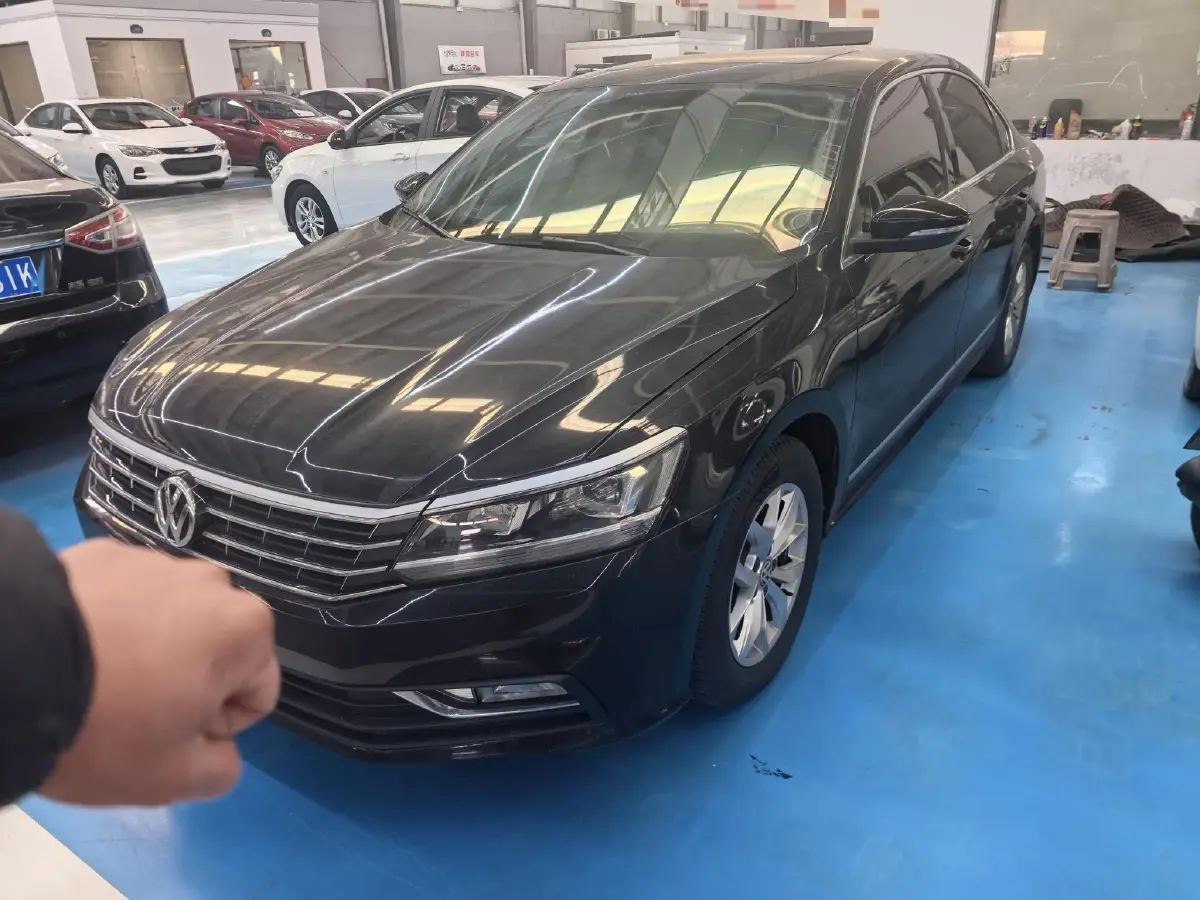 2015 Volkswagen Passat 1.8T 160HP L4 6AT