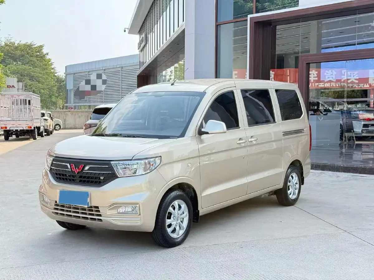 2021 WuLing HongGuang V 1.5L 99HP L4 6MT