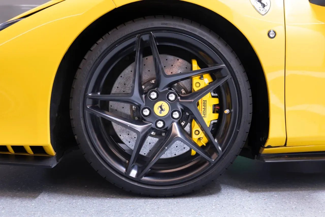 2020 Ferrari F8 3.9T 720HP V8 7DCT,autocango,china used car exporter,china ev exporter,chinese used car exporter,chinese used ev exporter