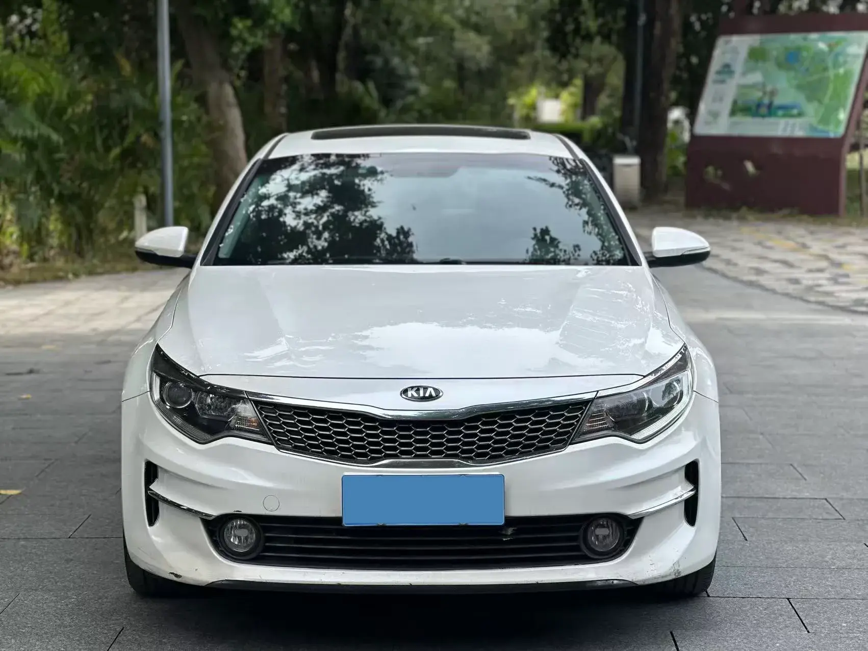 2016 KIA K5 thumbnail 2