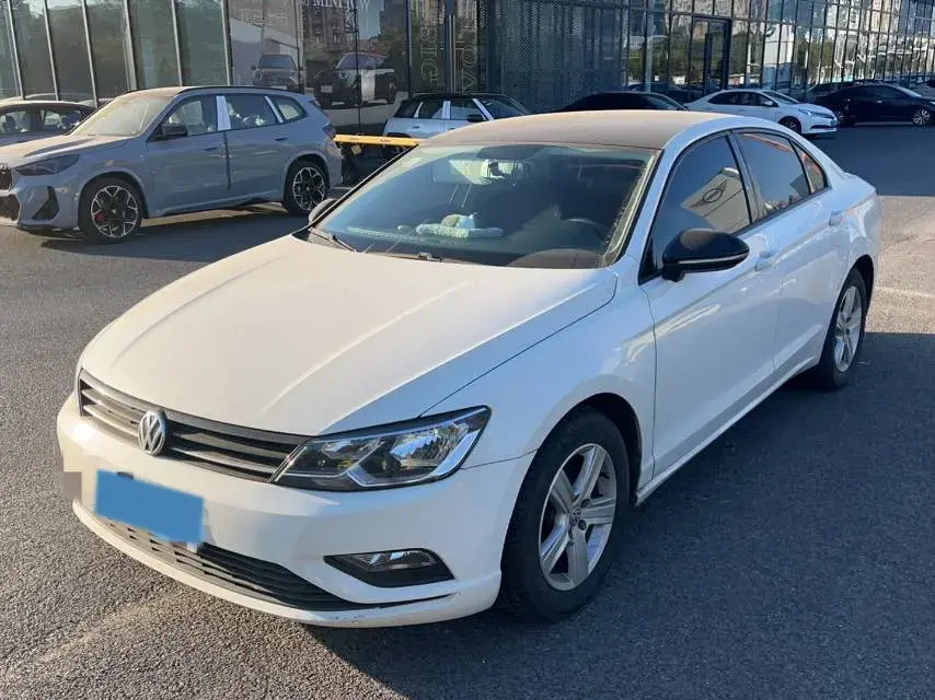 2018 VOLKSWAGEN LAMANDO view 1