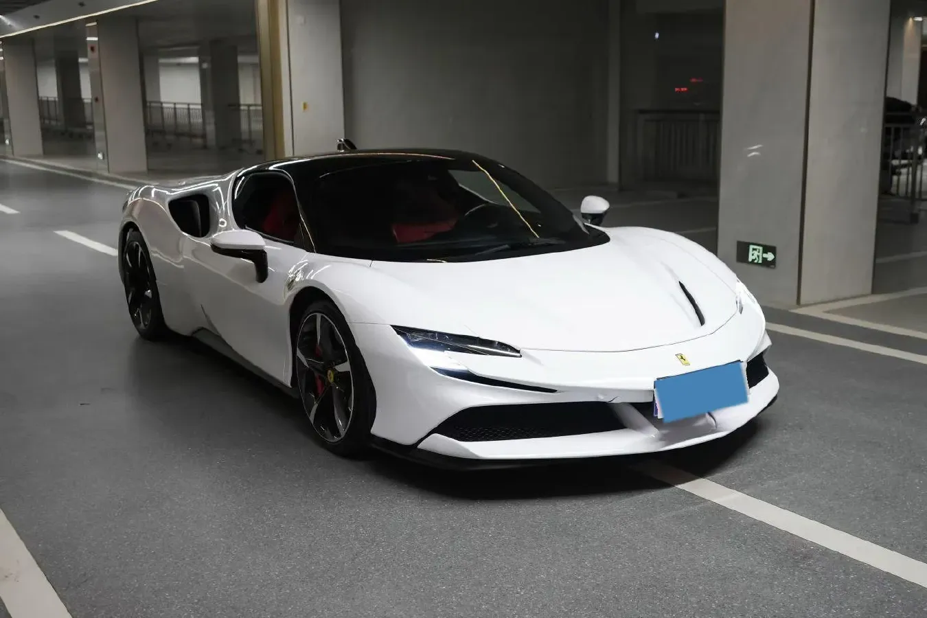 2020 Ferrari SF90 3.9T 781HP V8 8DCT PHEV 7.9KWH,autocango,china used car exporter,china ev exporter,chinese used car exporter,chinese used ev exporter