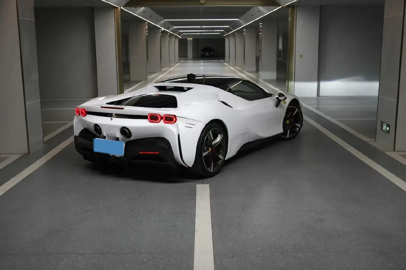 2020 Ferrari SF90 3.9T 781HP V8 8DCT PHEV 7.9KWH,autocango,china used car exporter,china ev exporter,chinese used car exporter,chinese used ev exporter