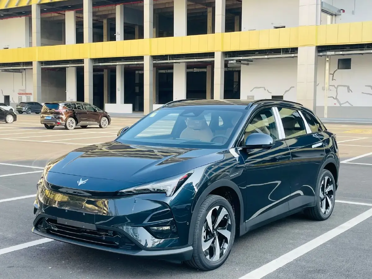 2025 MAXUS G10 2.0T 261HP L4 8AT