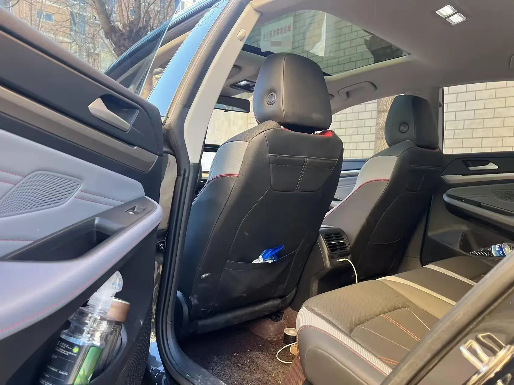 2023 VOLKSWAGEN LAMANDO thumbnail 3