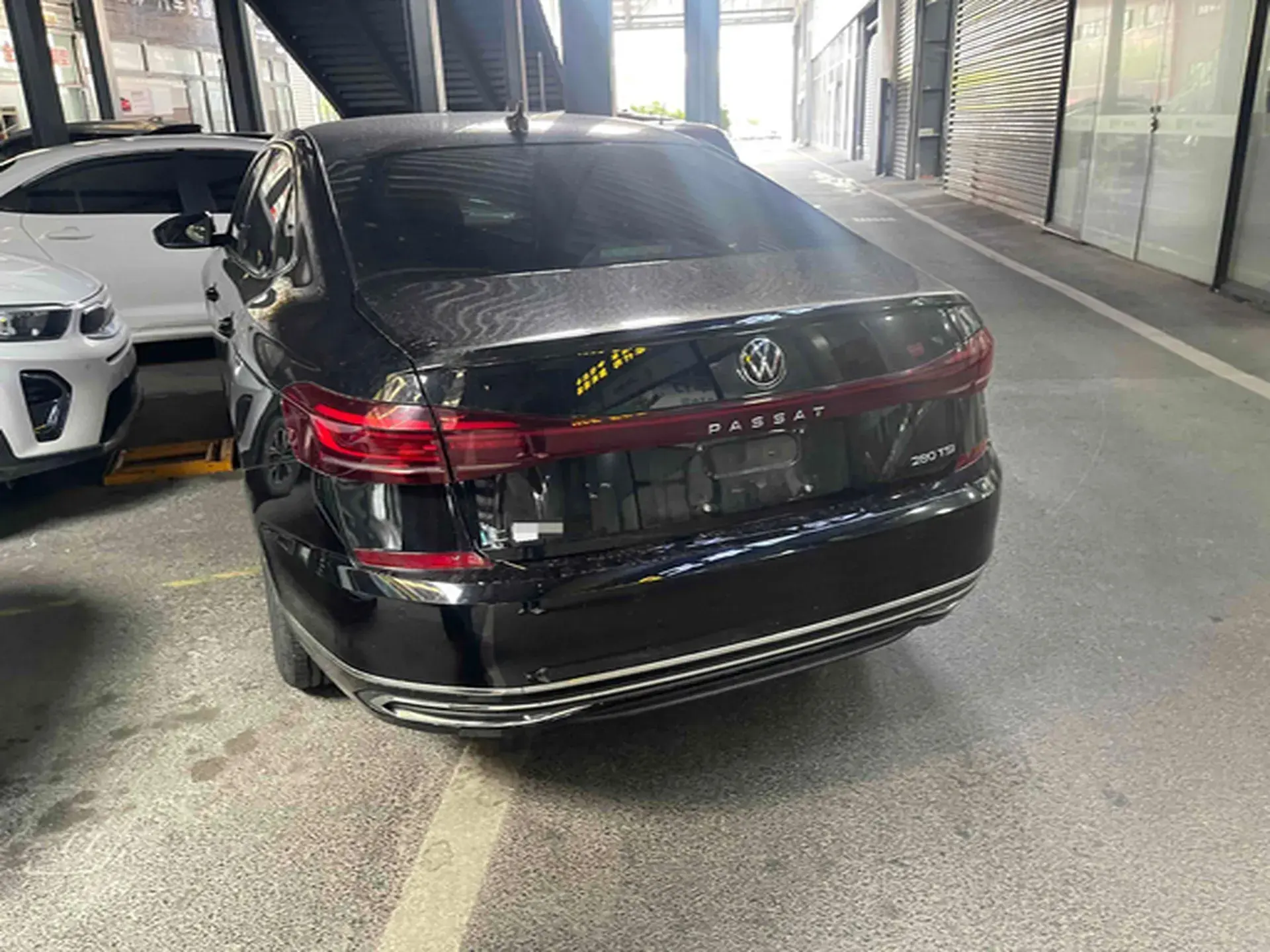 2023 VOLKSWAGEN PASSAT thumbnail 3