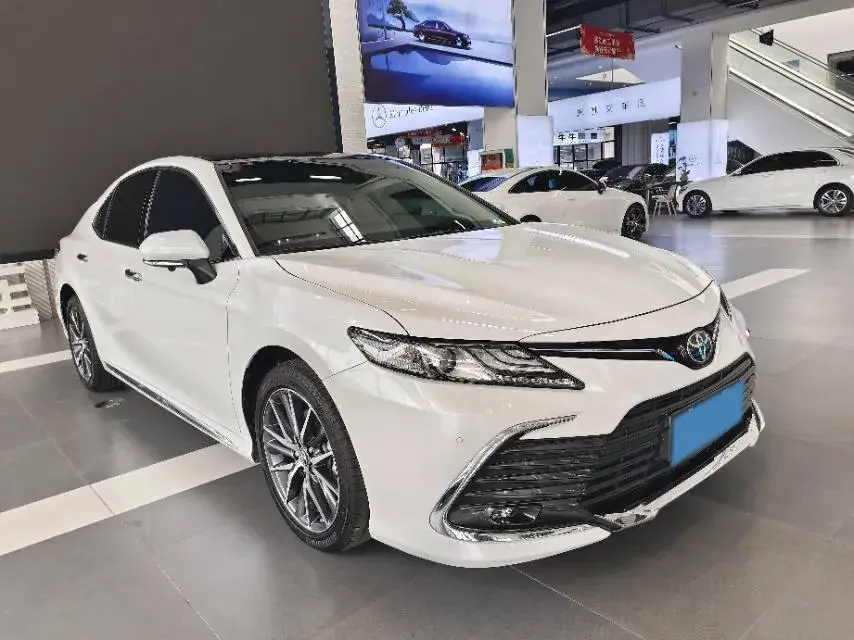 2023 TOYOTA CAMRY thumbnail 3