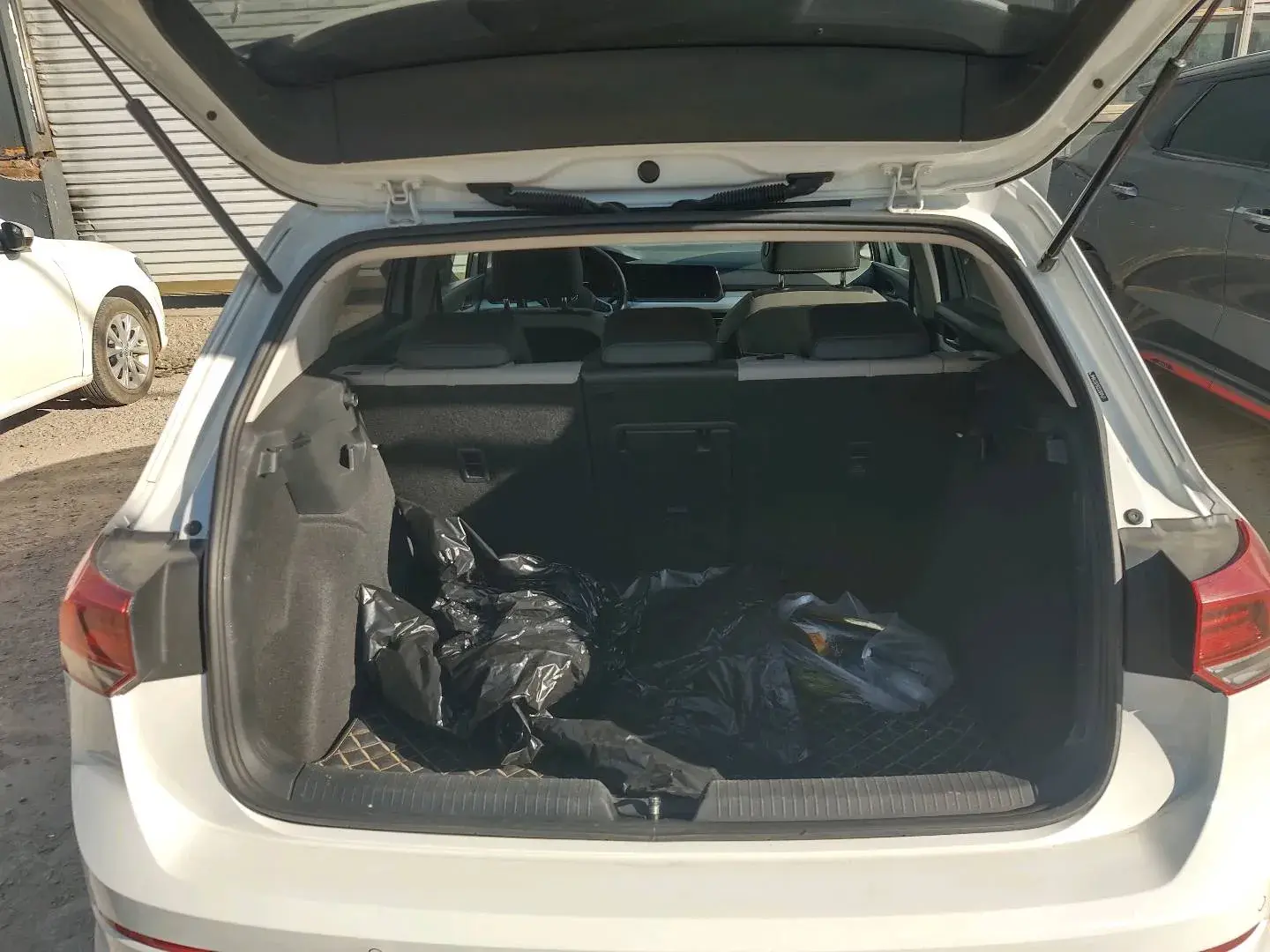 2021 VOLKSWAGEN GOLF thumbnail 2