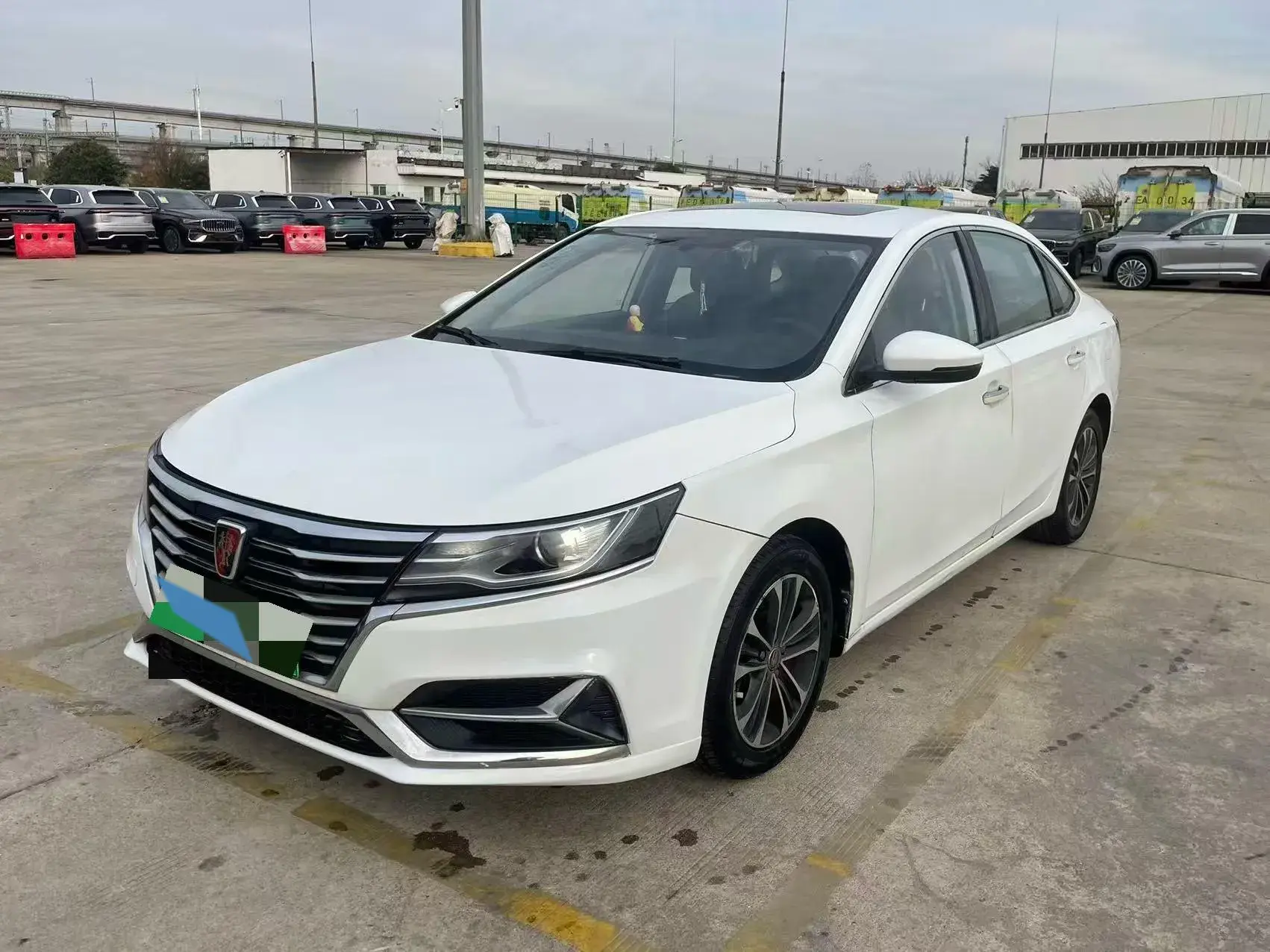 2019 ROEWE I6 view 1