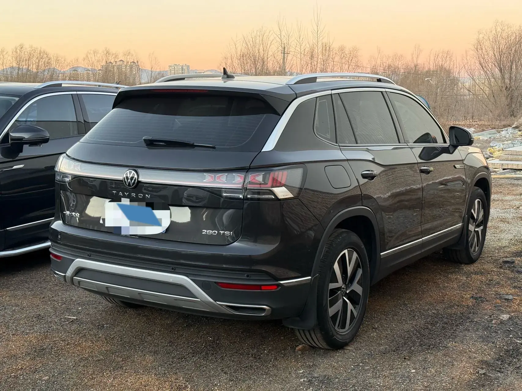 2023 VOLKSWAGEN TAYRON thumbnail 4