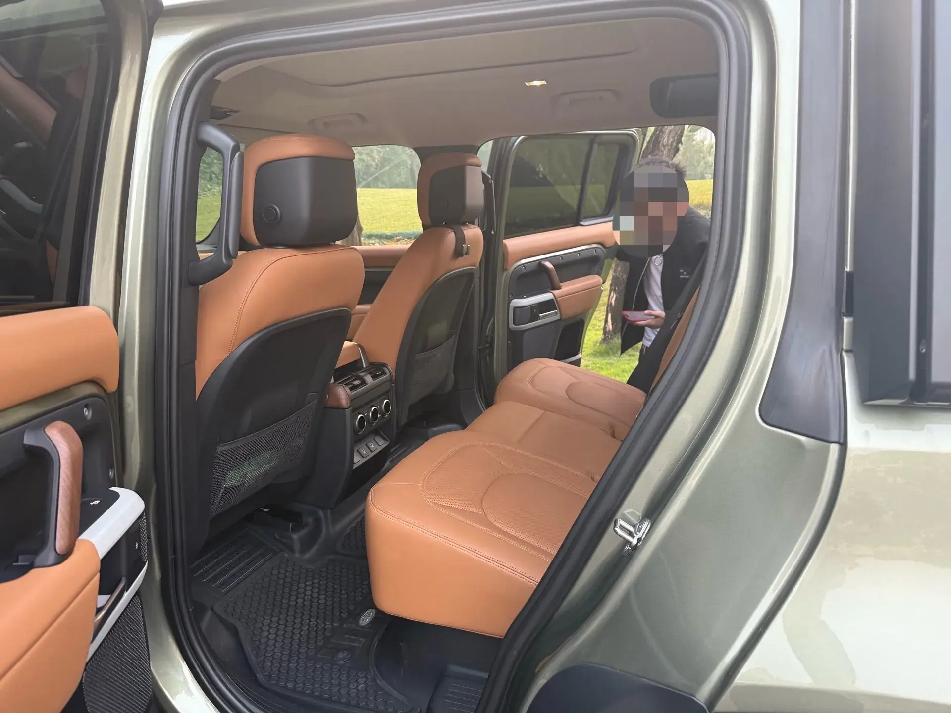 2023 LAND ROVER thumbnail 3