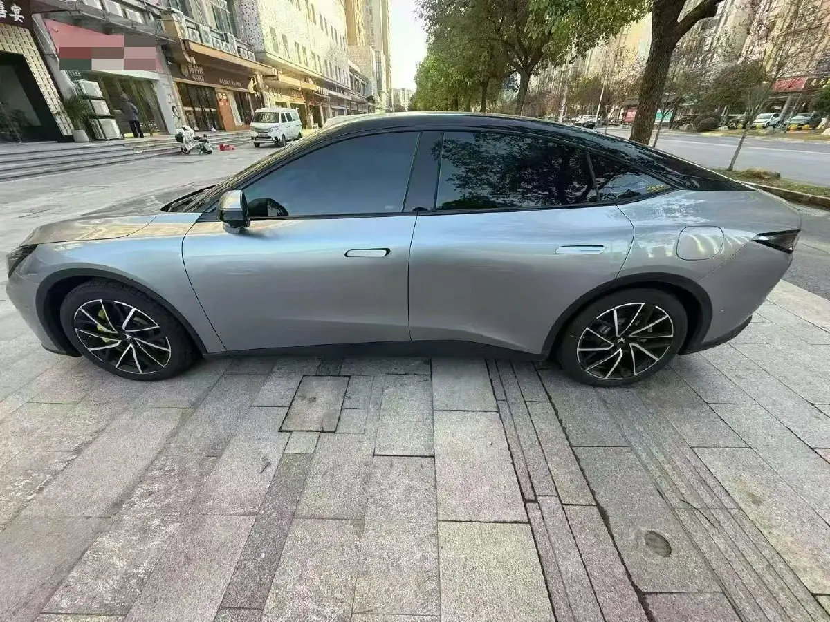 2024 ARCFOX αT5 BEV 79.2KWH