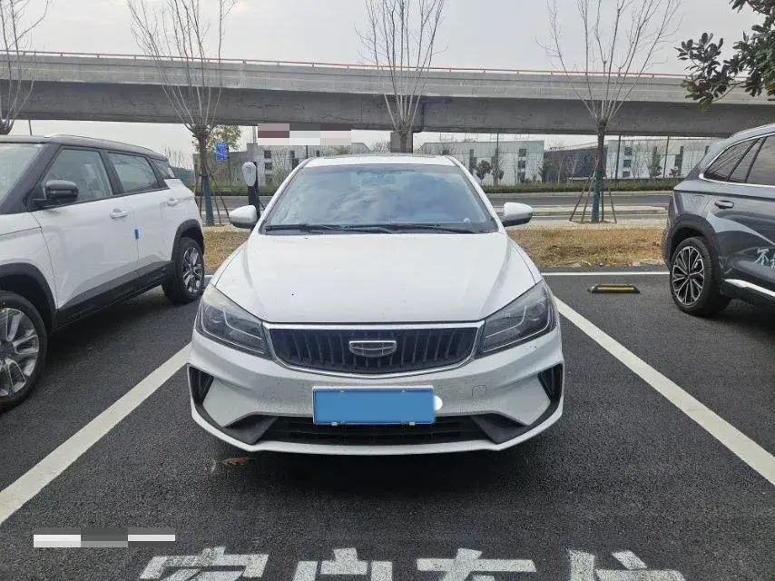 2021 GEELY EMGRAND thumbnail 3
