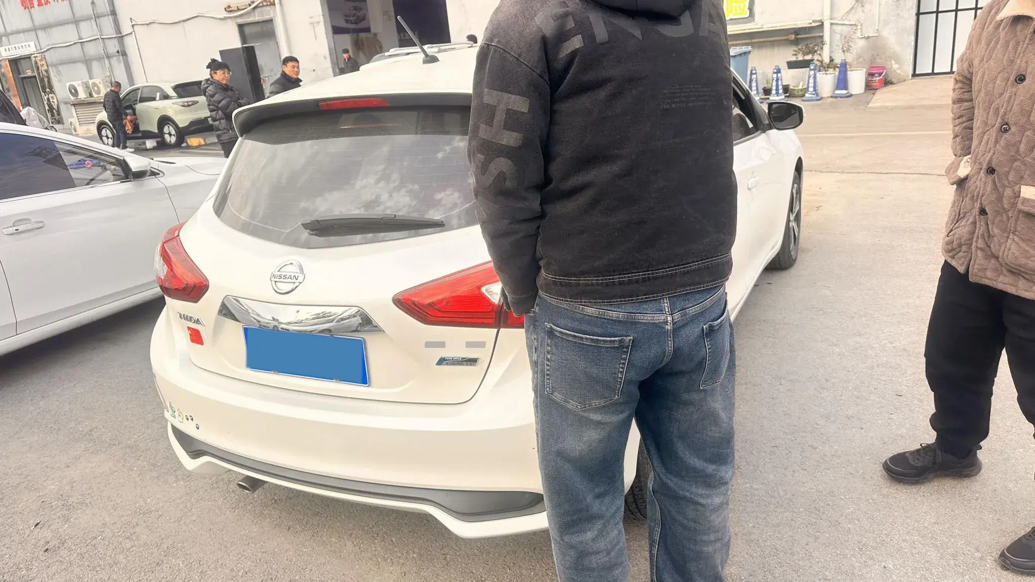 2020 NISSAN TIIDA thumbnail 4