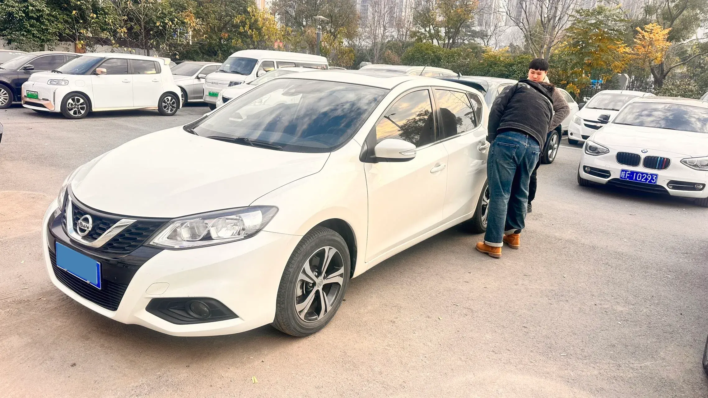 2020 NISSAN TIIDA view 1