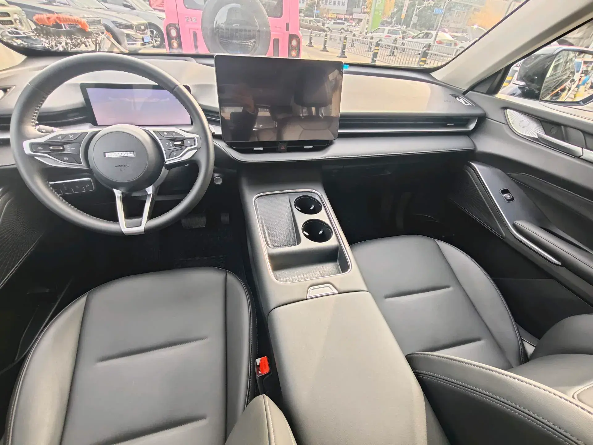 2024 HAVAL H6 thumbnail 3