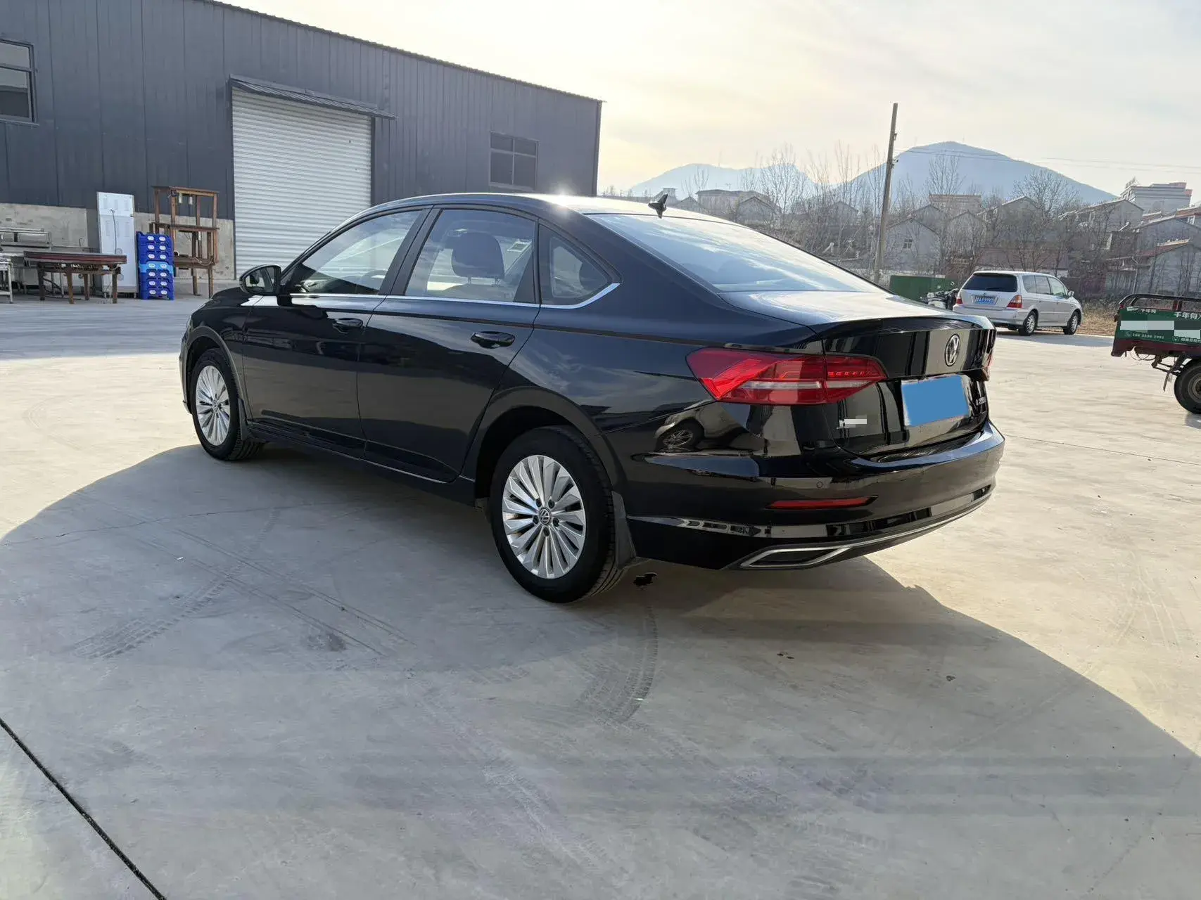 2018 VOLKSWAGEN LAVIDA thumbnail 3