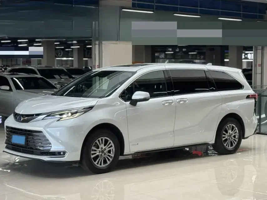 2021 Toyota Sienna 2.5L 192HP L4 E-CVT Hybrid