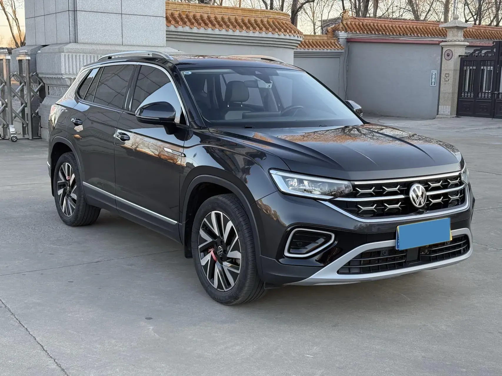 2023 VOLKSWAGEN TAYRON thumbnail 2