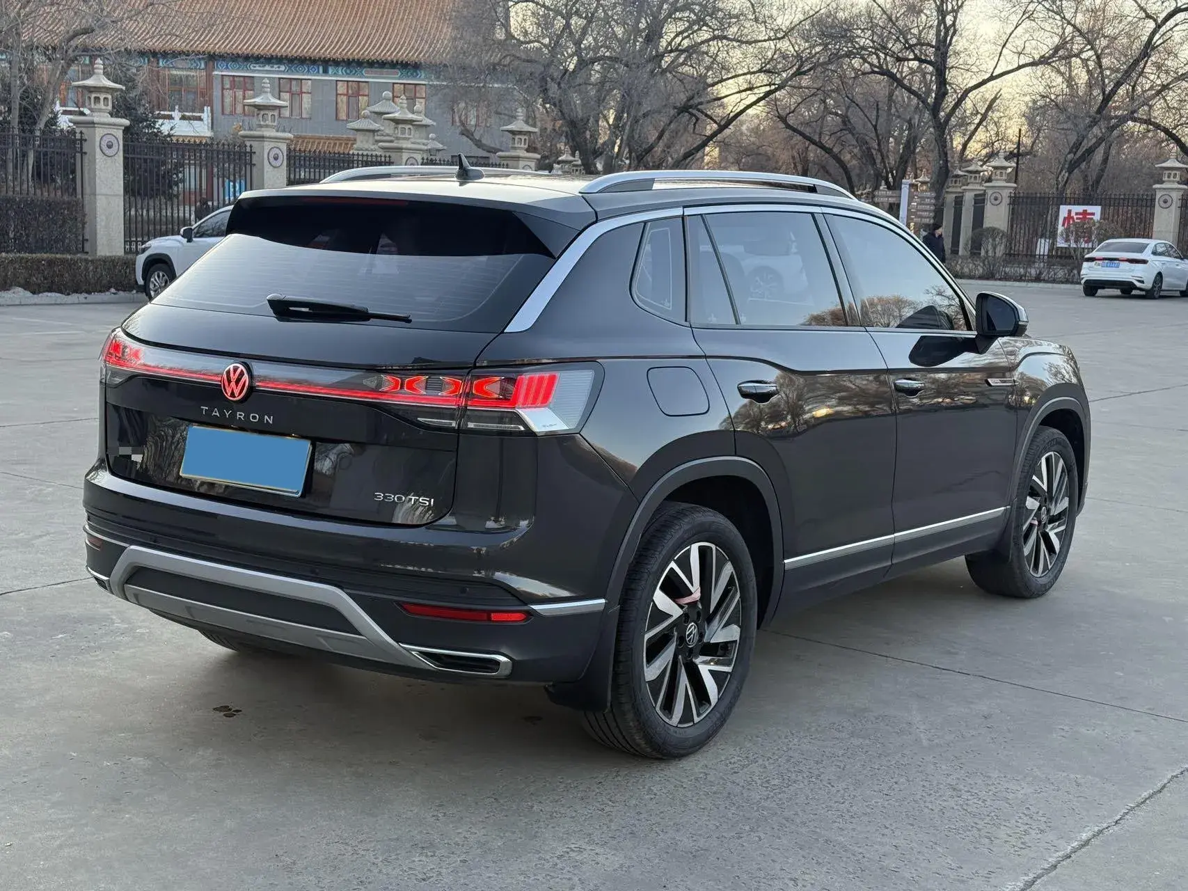 2023 VOLKSWAGEN TAYRON thumbnail 4