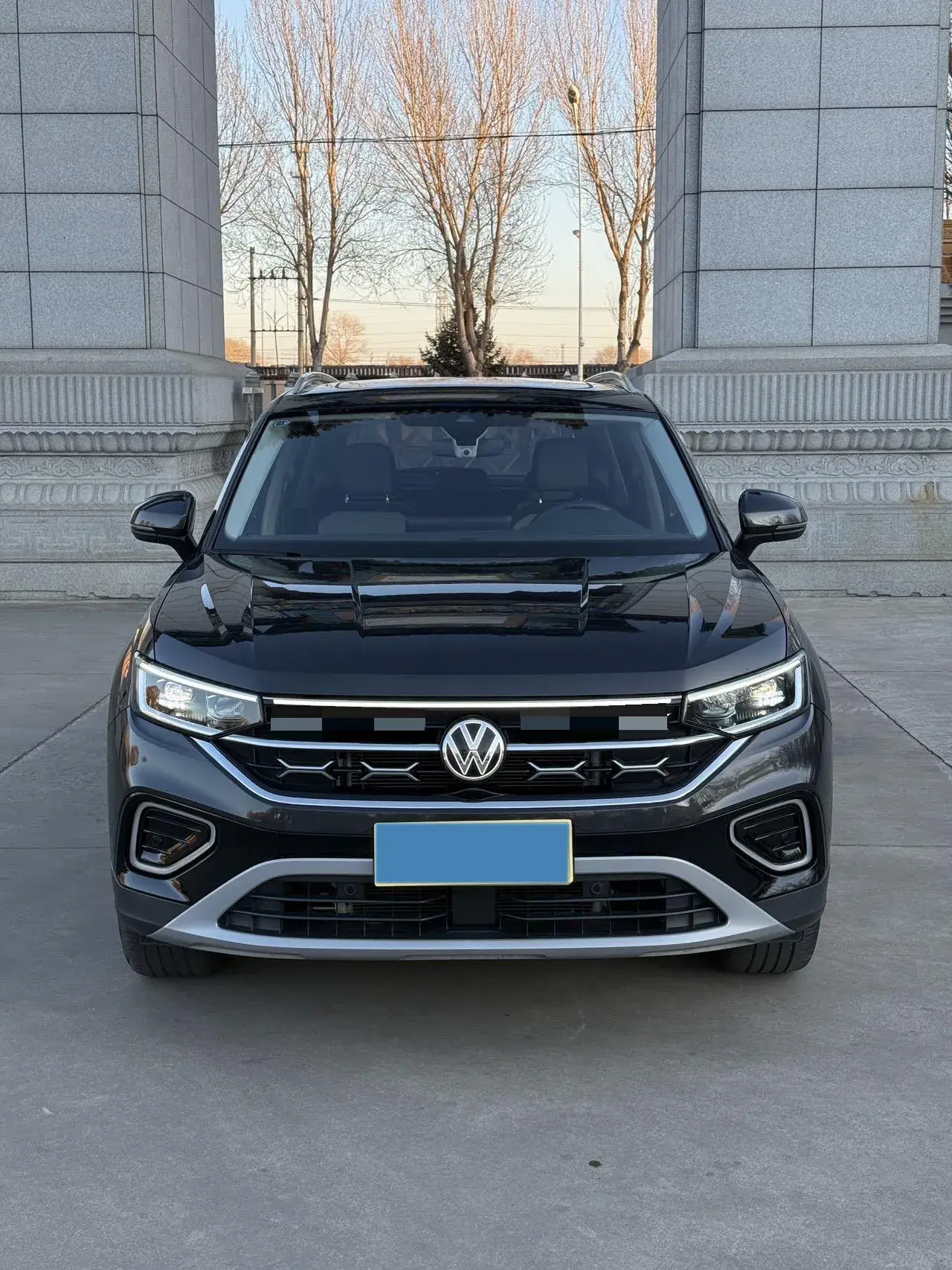 2023 VOLKSWAGEN TAYRON thumbnail 3