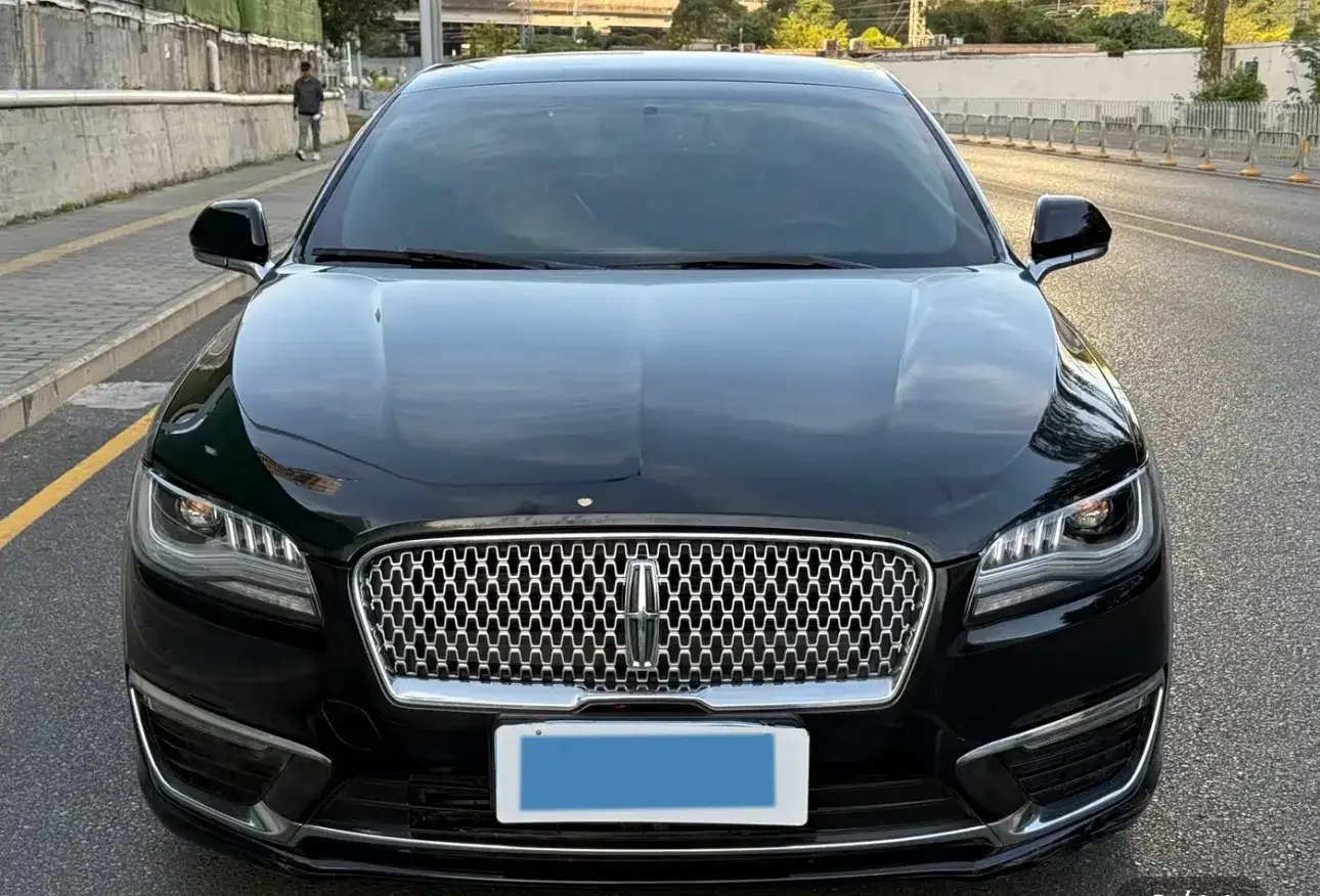 2019 LINCOLN MKZ thumbnail 2