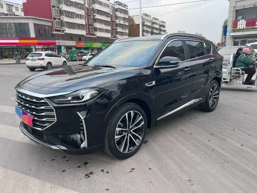 2023 JETOUR X70 view 1