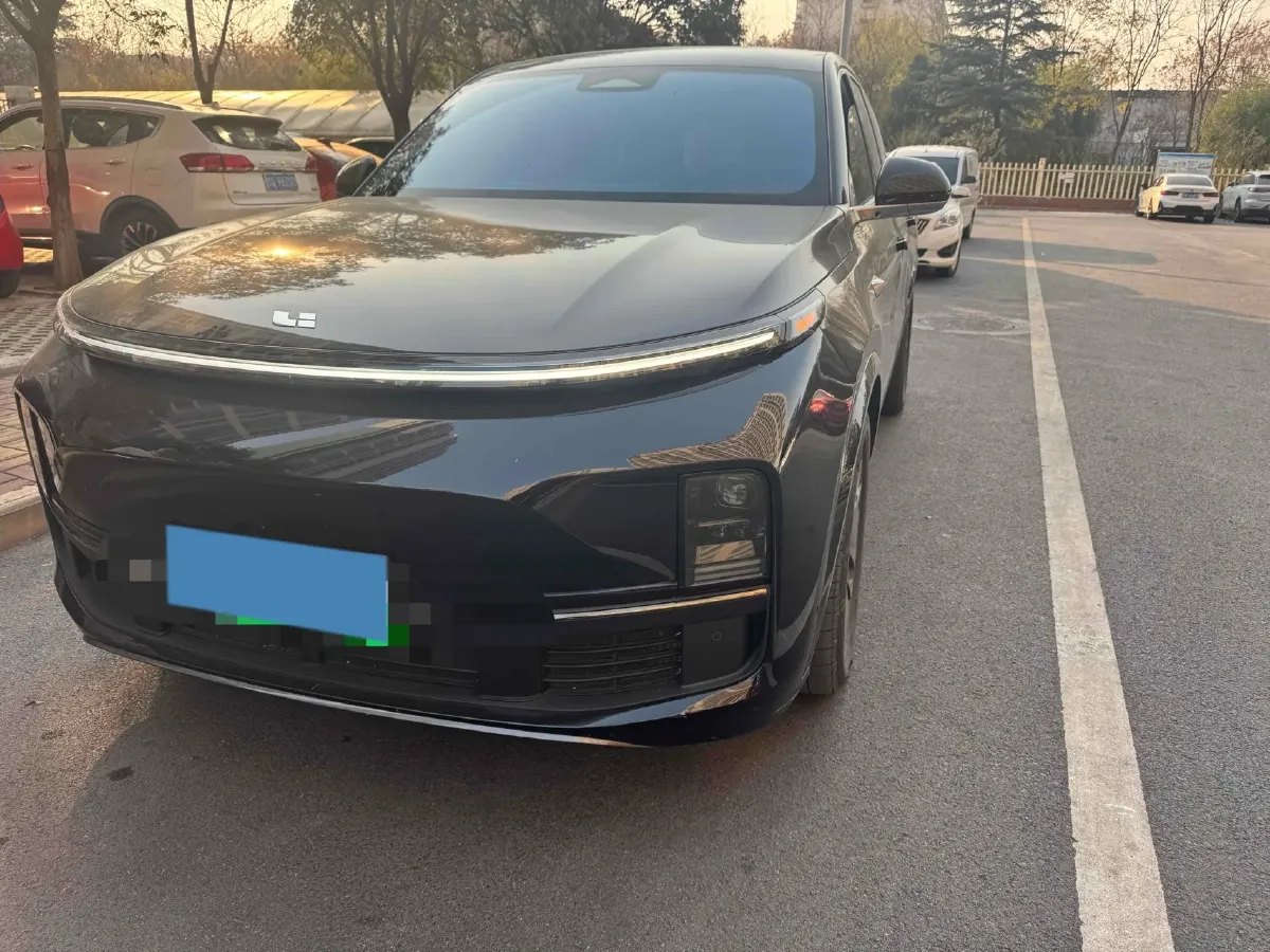 2024 Volvo S60 2.0T 197HP L4 7DCT,autocango,china used car exporter,china ev exporter,chinese used car exporter,chinese used ev exporter