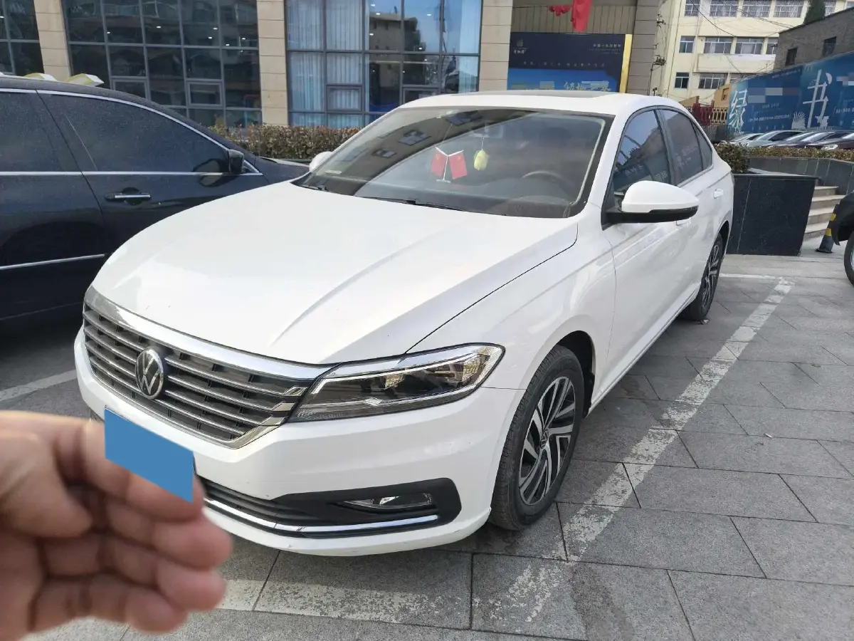 2022 Volkswagen Sagitar 1.2T 116HP L4 7DCT