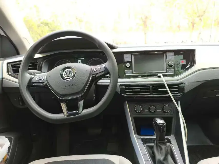 2019 VOLKSWAGEN POLO thumbnail 2